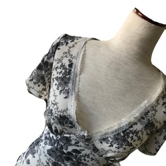 M Colloection Floral Dress - Picture 4 of 8